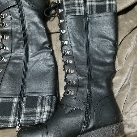 SOLD-- Black Lace-up Knee high Boots - Picture 4 of 7